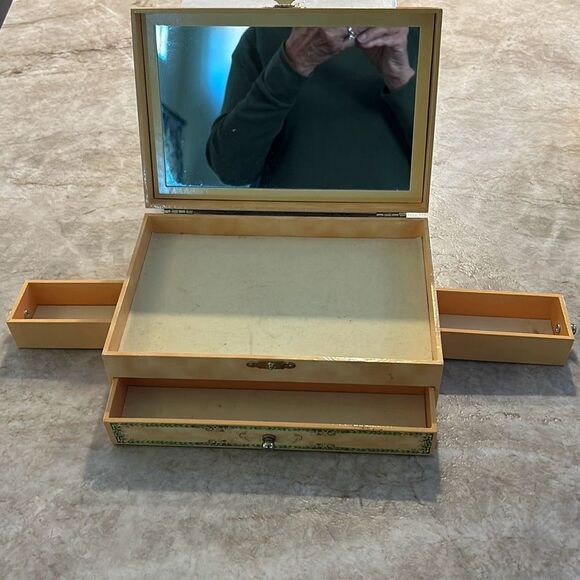 Horse Themed Jewelry Box - Picture 5 of 9